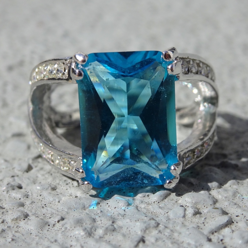 Big Light Aqua Turquoise Blue Glass Jewel Silver Tone Statement Ring Size 8 - Picture 6 of 8